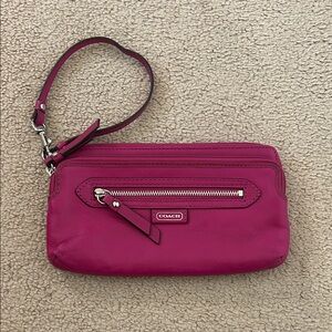 Coach Daisy Spectator Magenta leather wristlet
